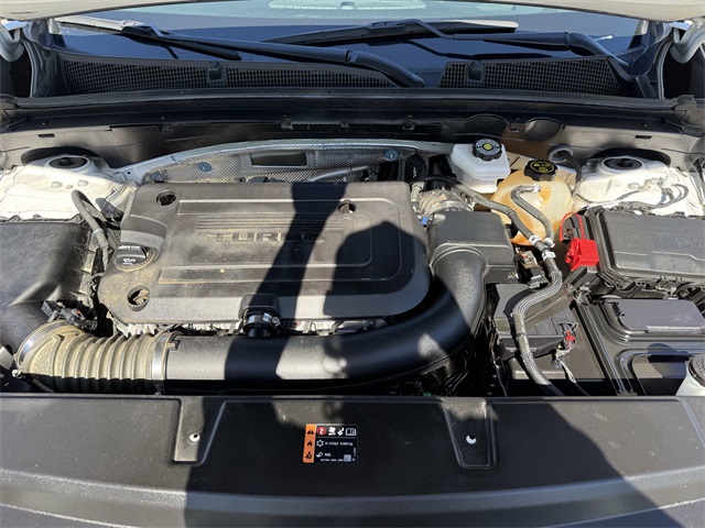 2023 Buick Envision Essence White at Community Kia