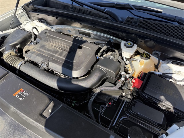 2023 Buick Envision Essence White at Community Kia