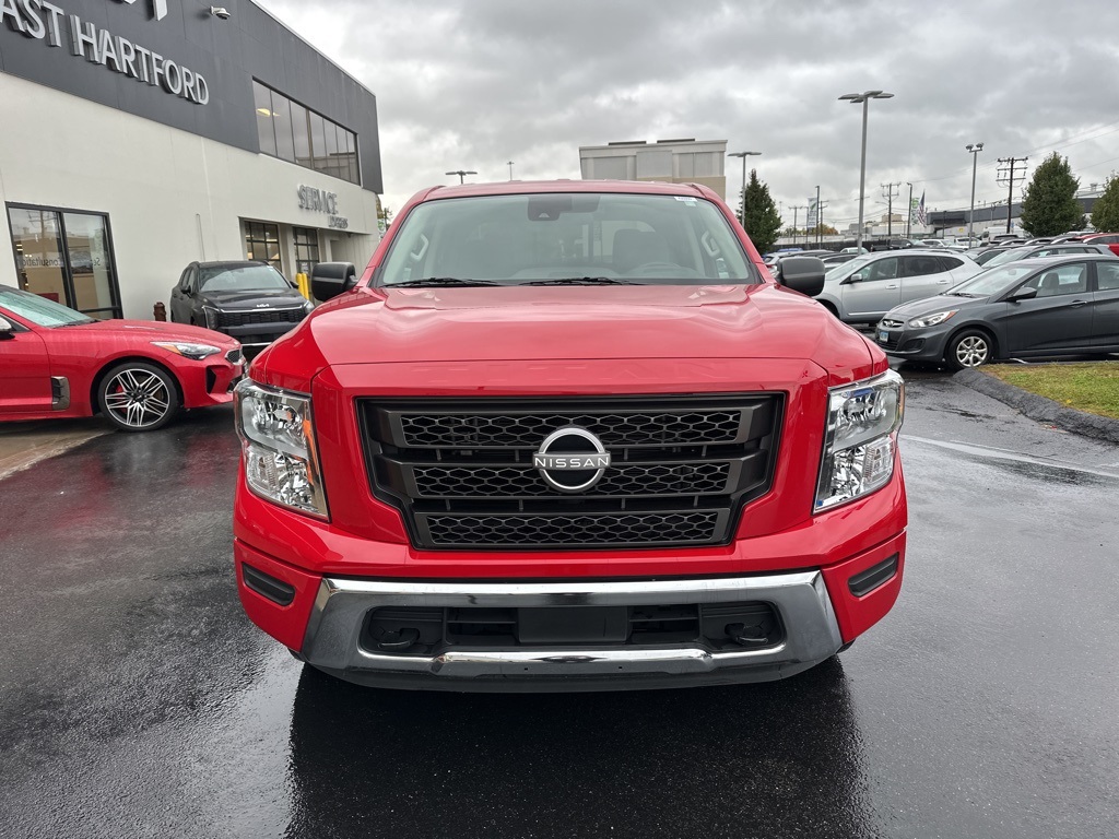 2024 Nissan Titan SV photo 3