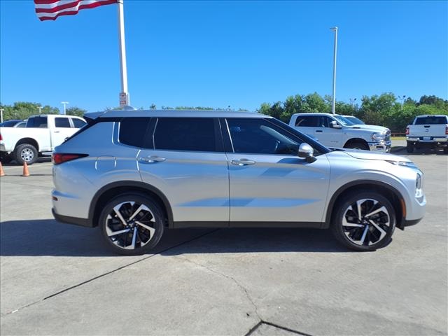 2022 Mitsubishi Outlander ES Silver at Emmons Autoplex