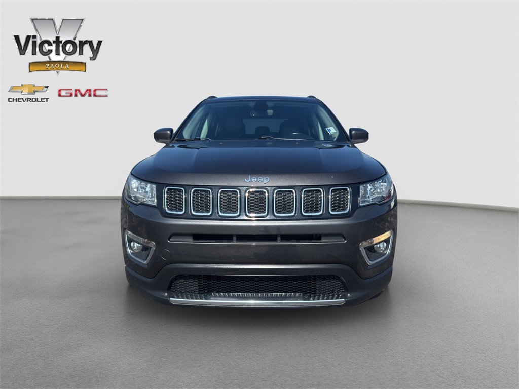 Used 2019 Jeep Compass Limited with VIN 3C4NJCCB5KT772582 for sale in Kansas City