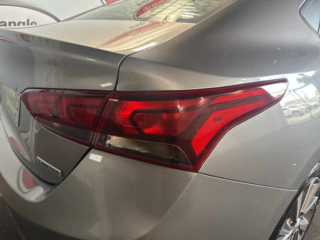 Thumbnail: 2022 Hyundai Accent - 16