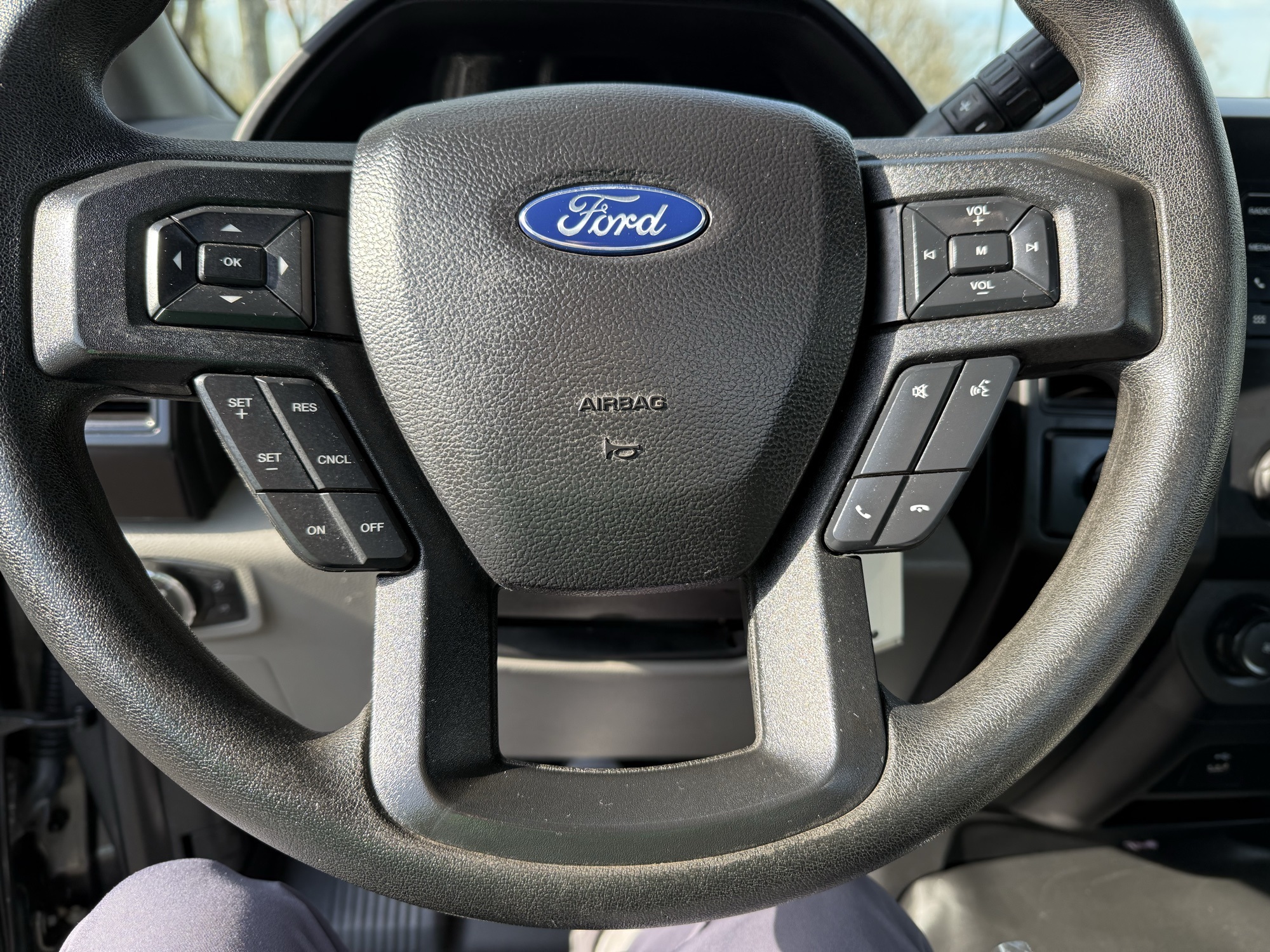 2016 Ford F-150 Lariat photo 47