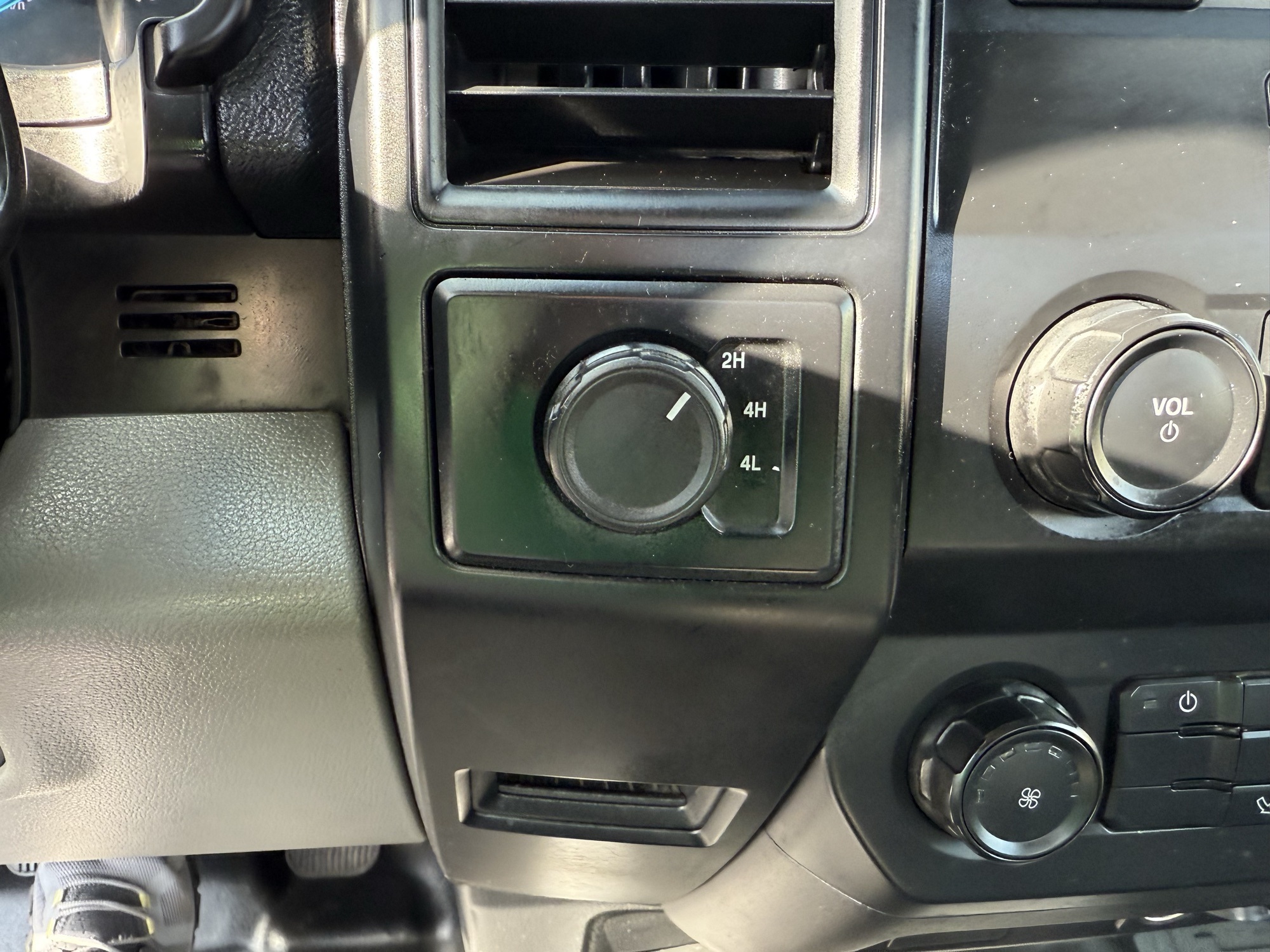2016 Ford F-150 Lariat photo 51