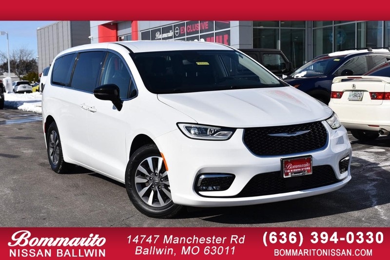 2024 Chrysler Pacifica Hybrid Select FWD