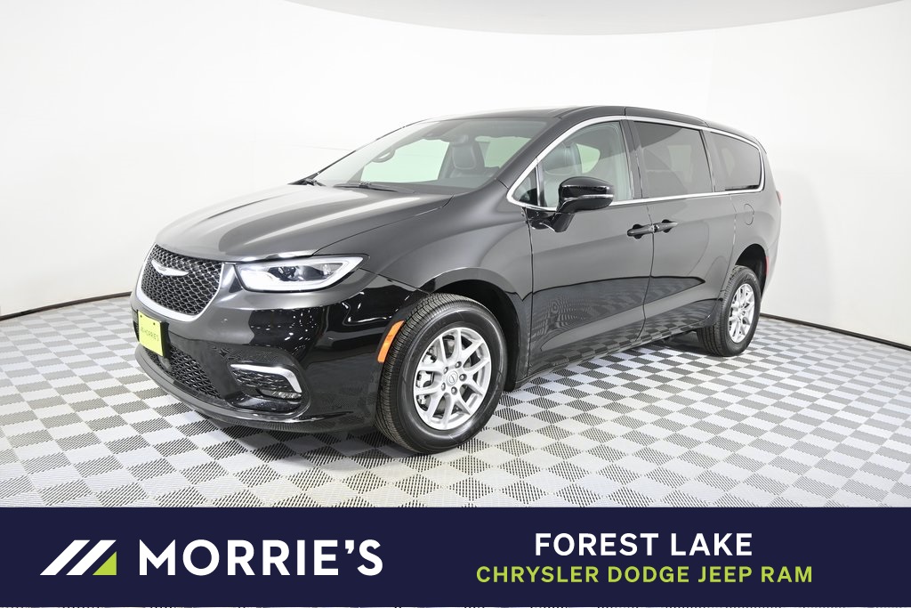 2025 Chrysler Pacifica Select Wheelchair Accessible