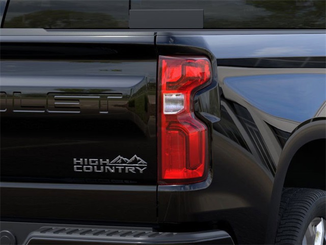 2025 Chevrolet Silverado 1500 High Country - 10