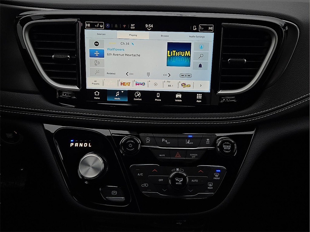 New 2026 Chrysler Pacifica For Sale in Farmington, AR