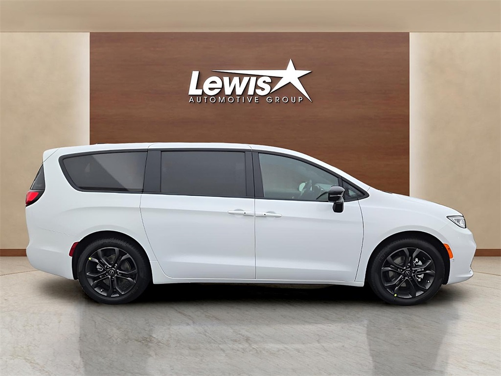 New 2026 Chrysler Pacifica For Sale in Farmington, AR