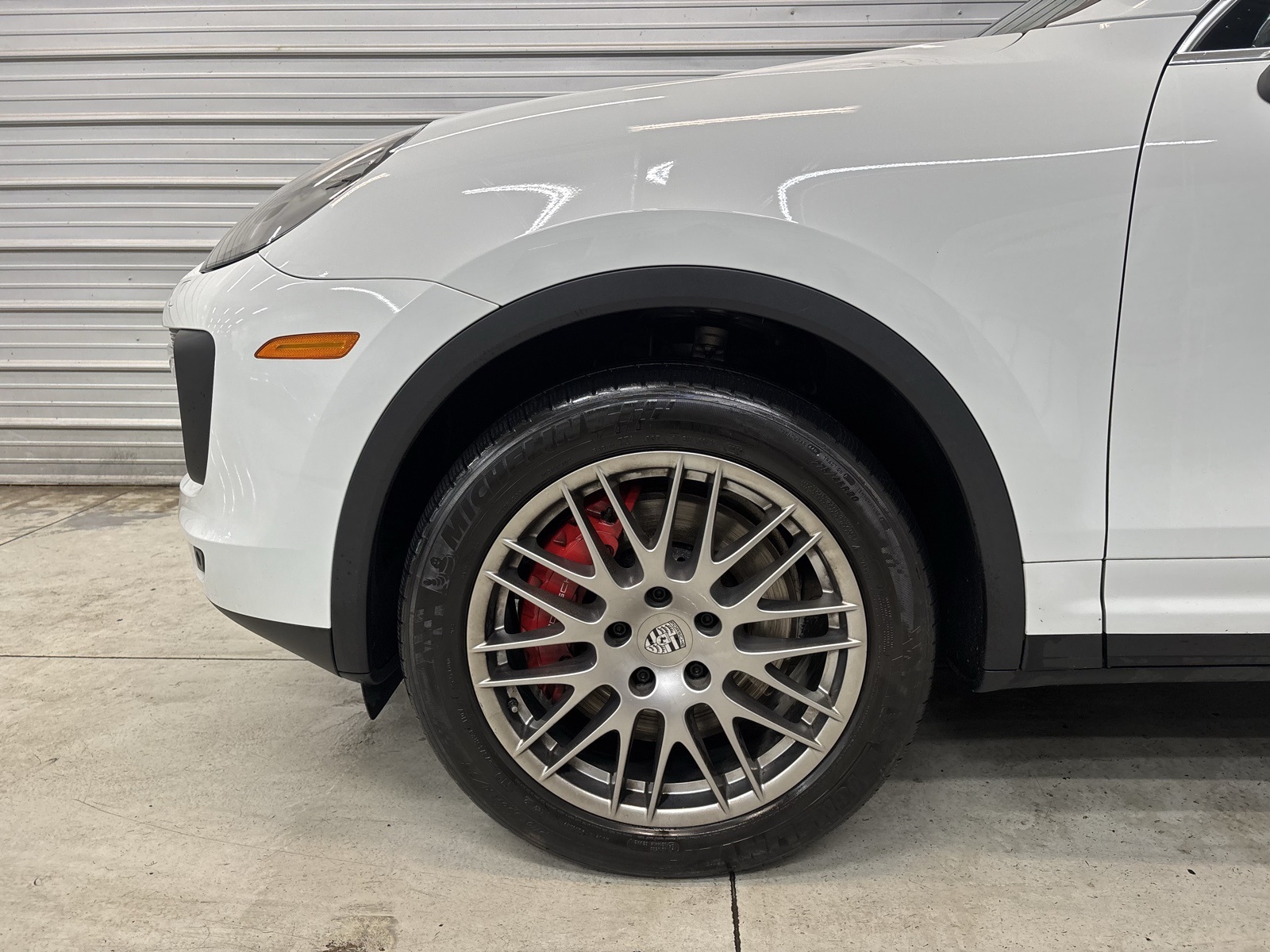 2015 Porsche Cayenne Turbo photo 2