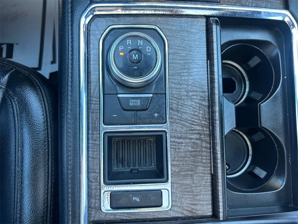 Used Car 2020 Ford Expedition  Limited For Sale Under $25,000 In Floresville, Texas