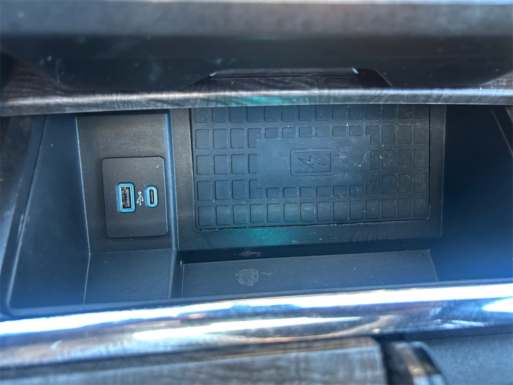 Used Car 2020 Ford Expedition  Limited For Sale Under $25,000 In Floresville, Texas