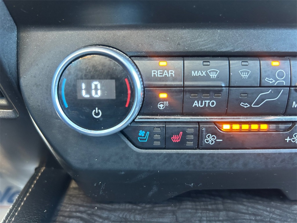 Used Car 2020 Ford Expedition  Limited For Sale Under $25,000 In Floresville, Texas