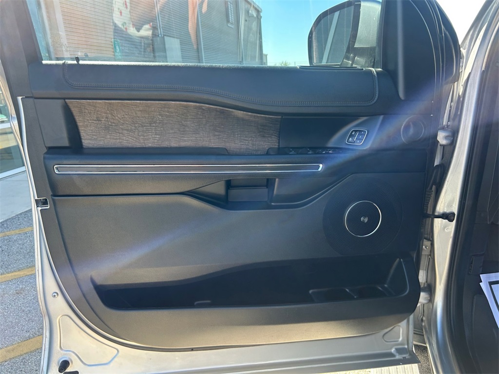 Used Car 2020 Ford Expedition  Limited For Sale Under $25,000 In Floresville, Texas