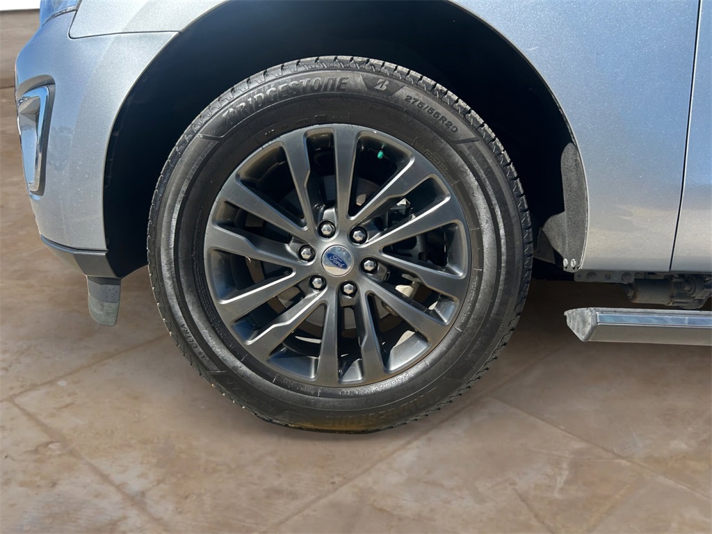Used Car 2020 Ford Expedition  Limited For Sale Under $25,000 In Floresville, Texas