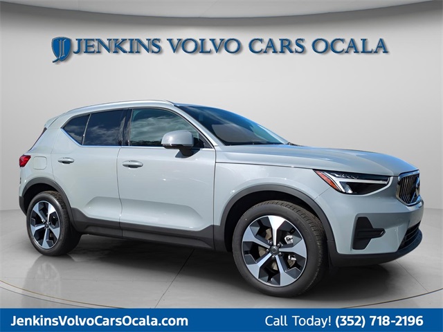 2025 Volvo XC40 B5 Core Bright Theme AWD