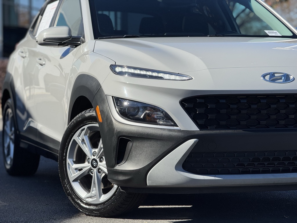 2023 Hyundai Kona SEL photo 2