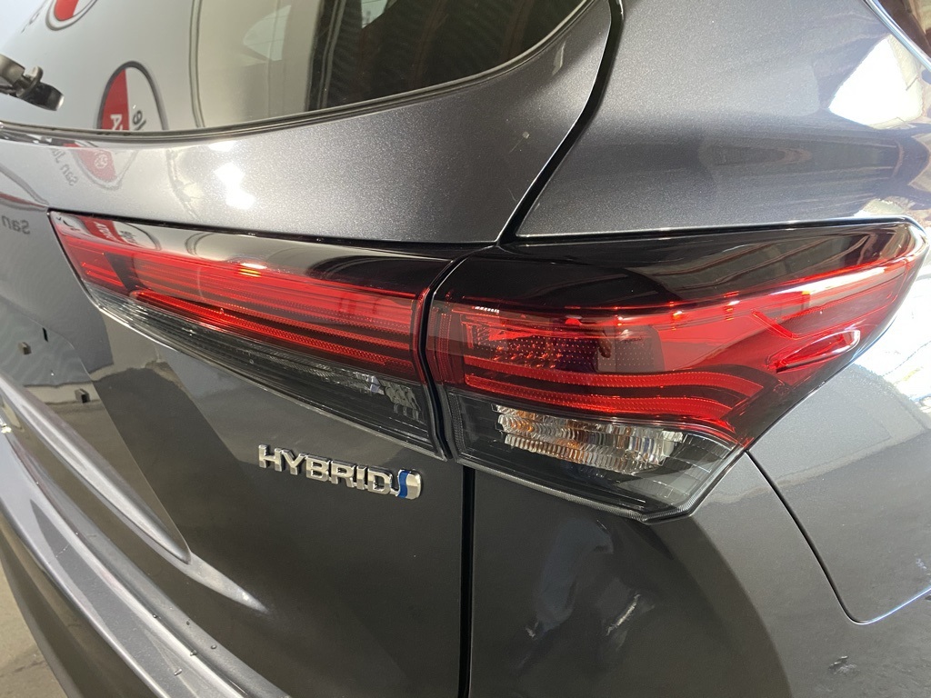 Thumbnail: 2025 Toyota Highlander - 18