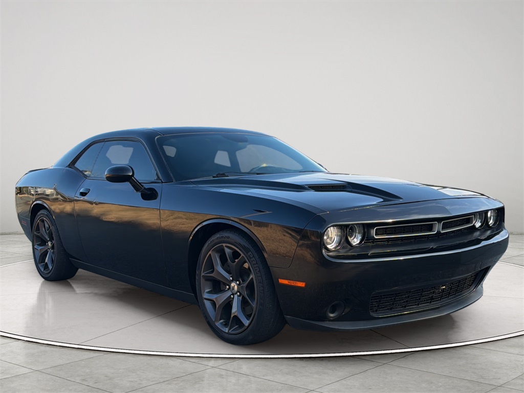 2018 Dodge Challenger SXT RWD