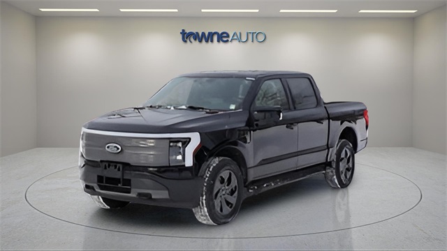 2022 Ford F-150 Lightning Lariat SuperCrew AWD
