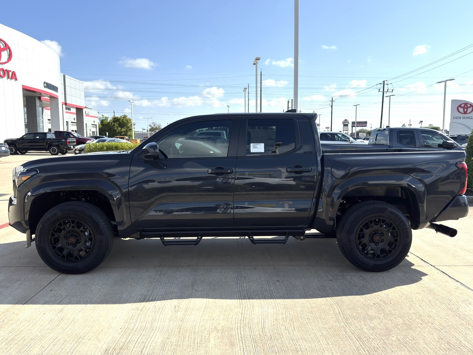 2025 Toyota Tacoma SR5 - 9