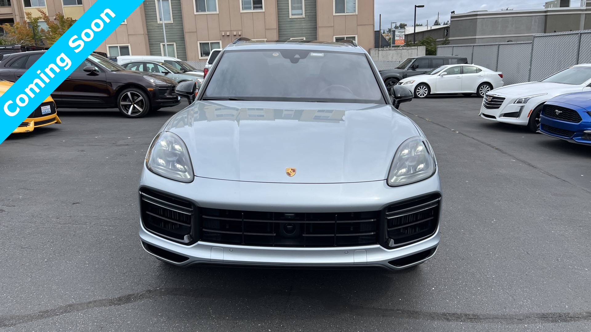 2021 Porsche Cayenne Turbo photo 2