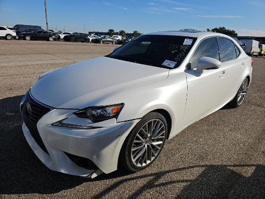 2016 Lexus IS Base's photo