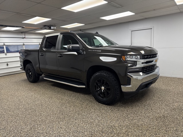 2021 Chevrolet Silverado 1500 LT photo 2