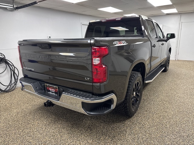 2021 Chevrolet Silverado 1500 LT photo 3