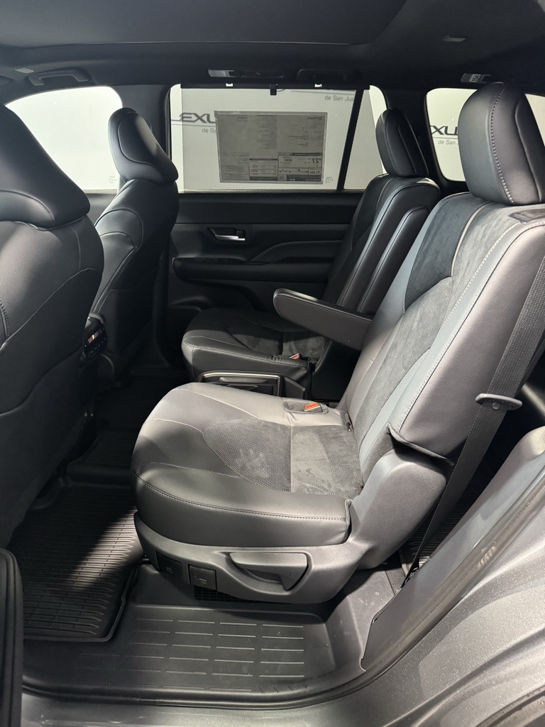 Thumbnail: 2025 Toyota Grand Highlander - 32