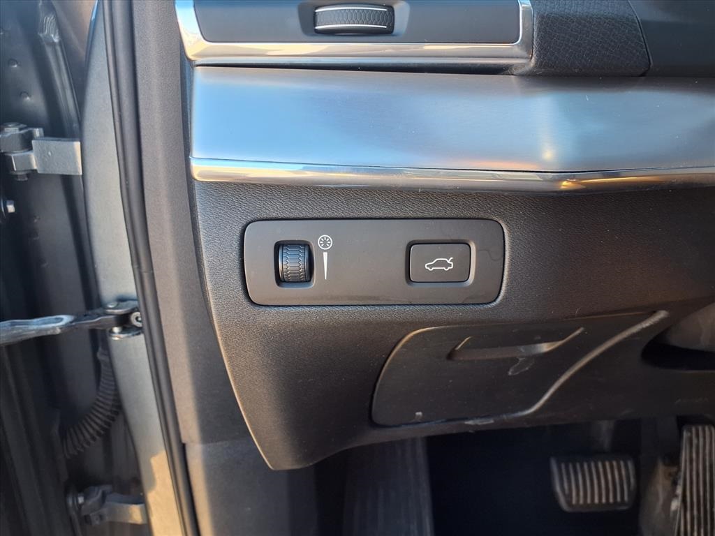 2018 Volvo XC90 T6 Momentum Gray at Classic Elite Chevrolet Hwy 6