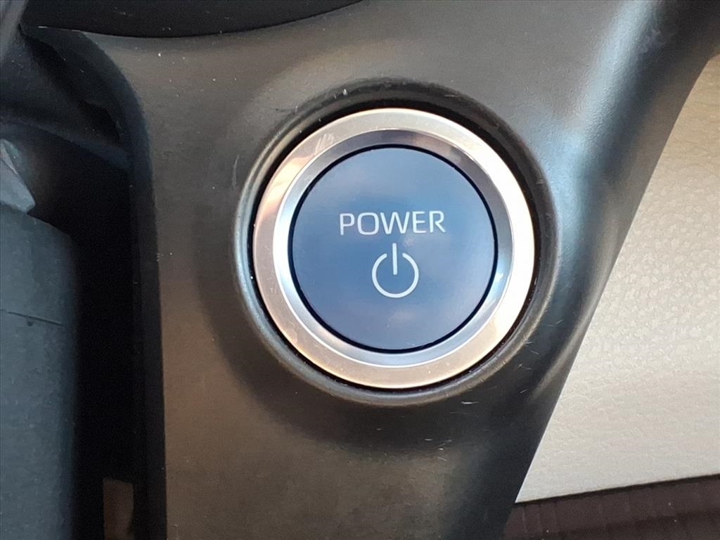 2024 Toyota Sienna XLE  at Gullo Toyota