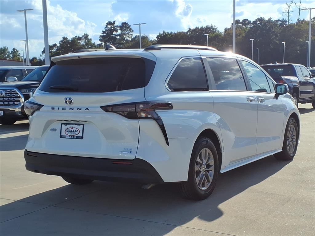 2024 Toyota Sienna XLE  at Gullo Toyota