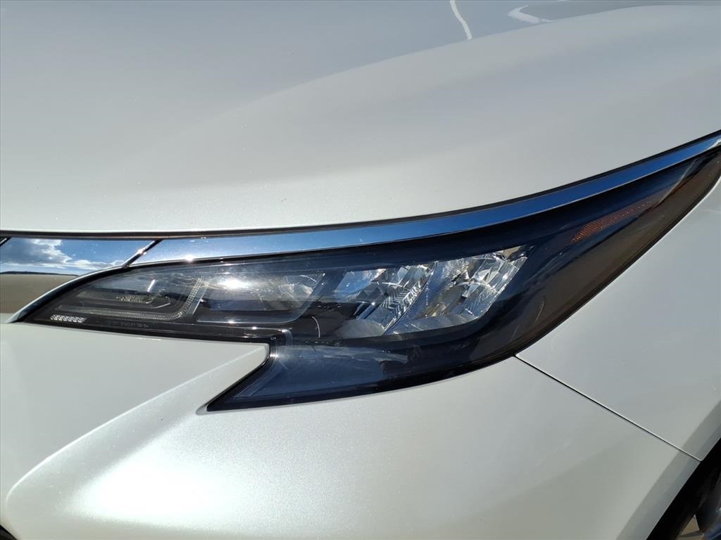 2024 Toyota Sienna XLE  at Gullo Toyota