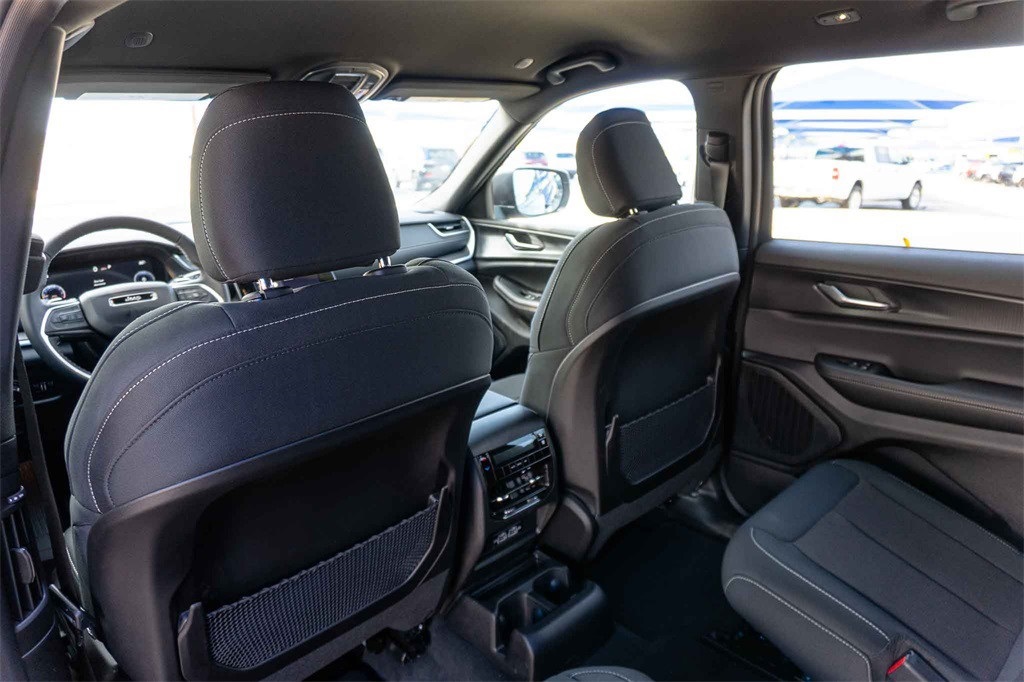 New Car 2025 Jeep Grand Cherokee L  Laredo For Sale Under $40,000 In San Marcos, Texas