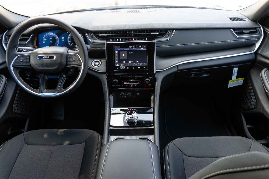 New Car 2025 Jeep Grand Cherokee L  Laredo For Sale Under $40,000 In San Marcos, Texas