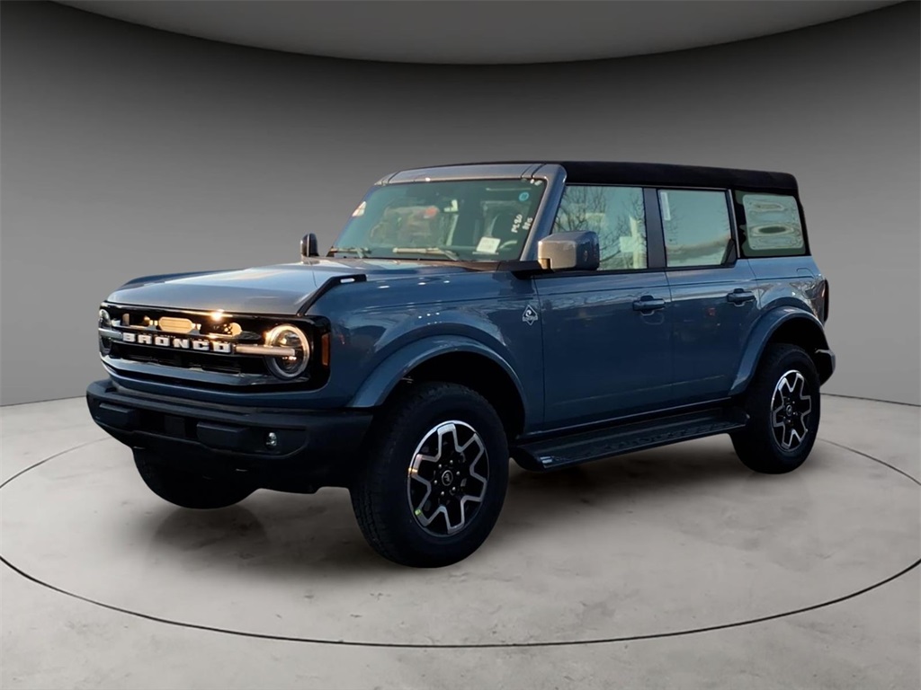 2025 Ford Bronco Outer Banks 4-Door 4WD