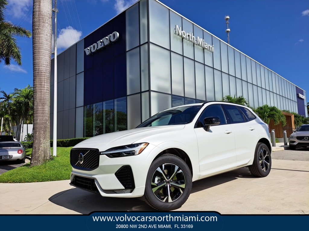 2026 Volvo XC60 Core's photo