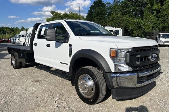 2022 Ford F-550SD XL's photo