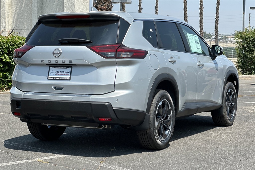 2025 Nissan Rogue SV photo 3