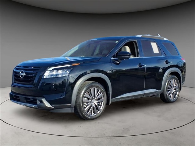 2023 Nissan Pathfinder SL 4WD