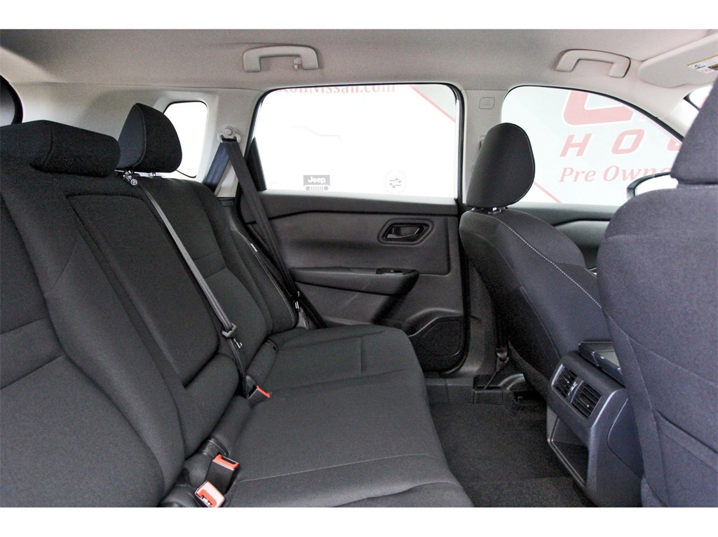 2024 Nissan Rogue S - 8