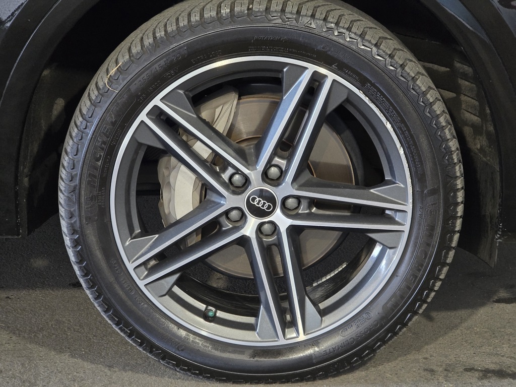 Thumbnail: 2021 Audi Q5 - 4