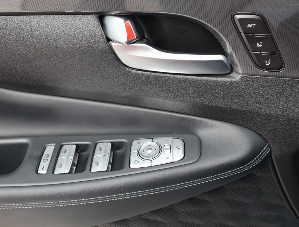 Thumbnail: 2022 Hyundai Santa Fe - 17