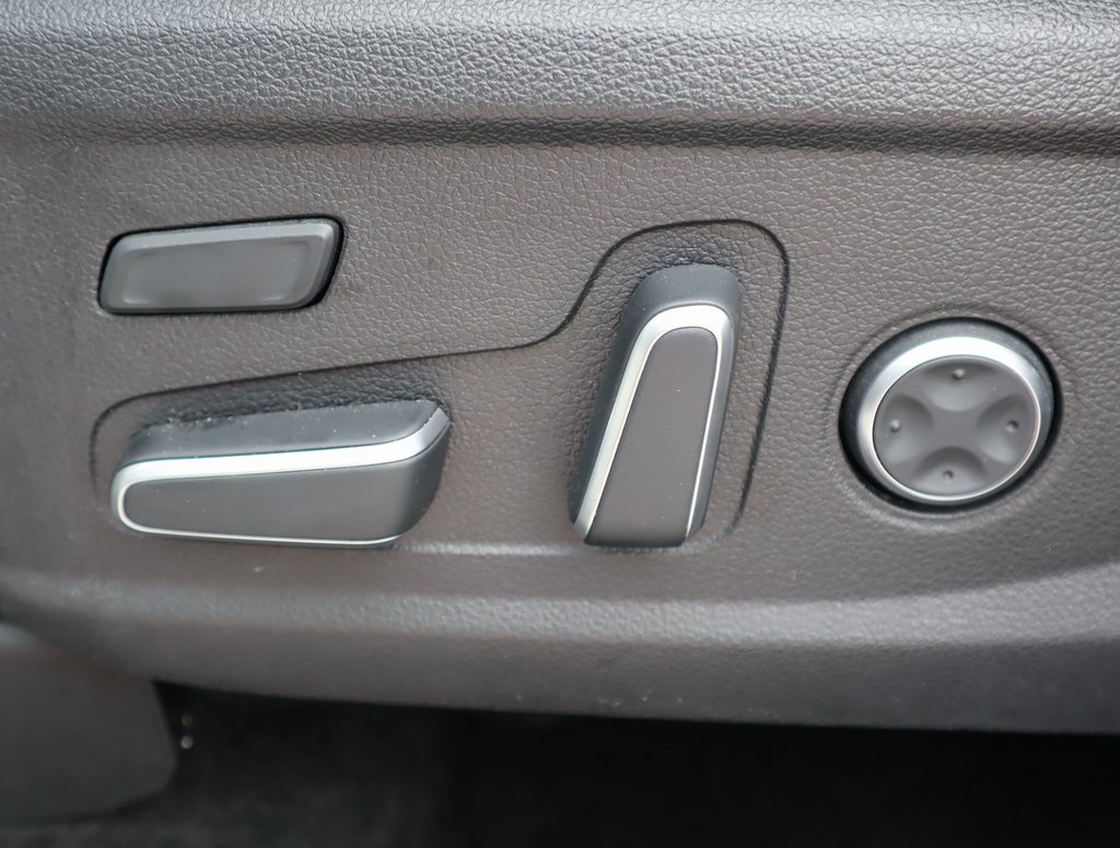 Thumbnail: 2022 Hyundai Santa Fe - 20