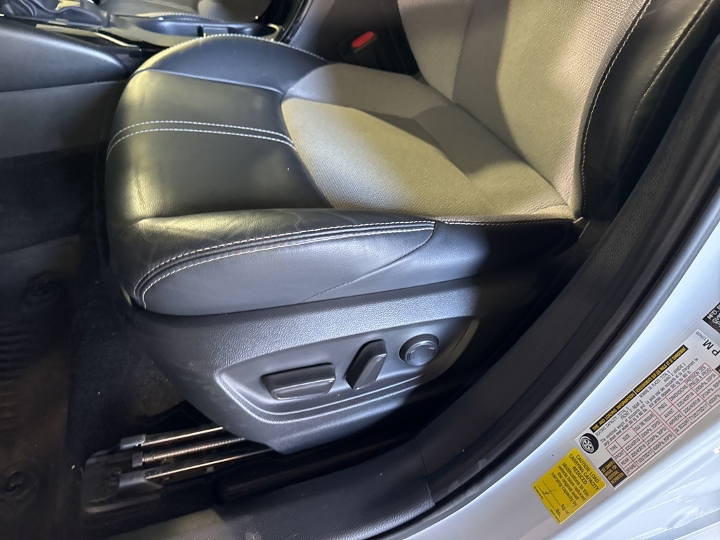 Thumbnail: 2023 Toyota Corolla - 26