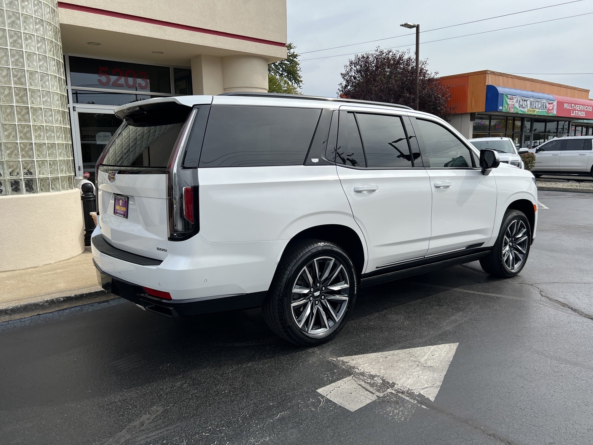 2021 Cadillac Escalade Sport Platinum photo 3