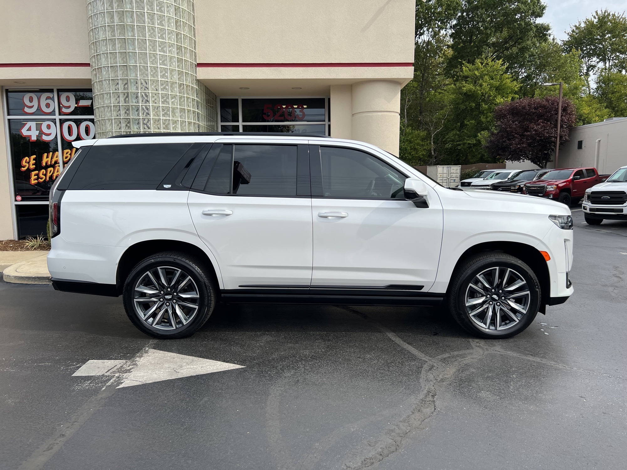 2021 Cadillac Escalade Sport Platinum photo 4