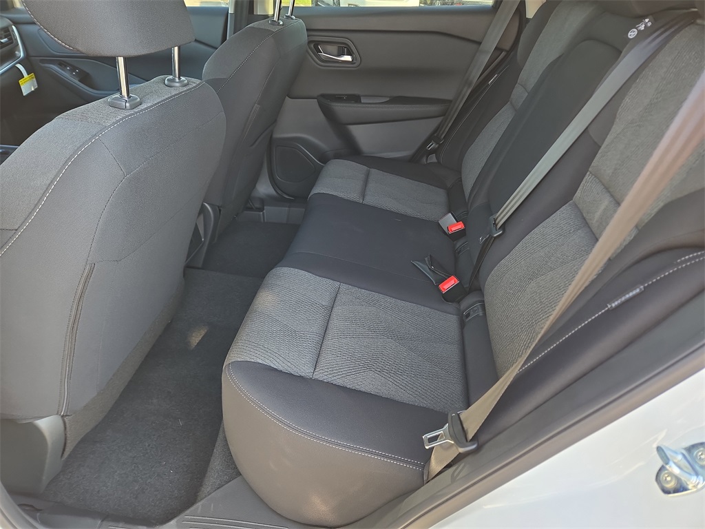 2026 Nissan Rogue SV - 7