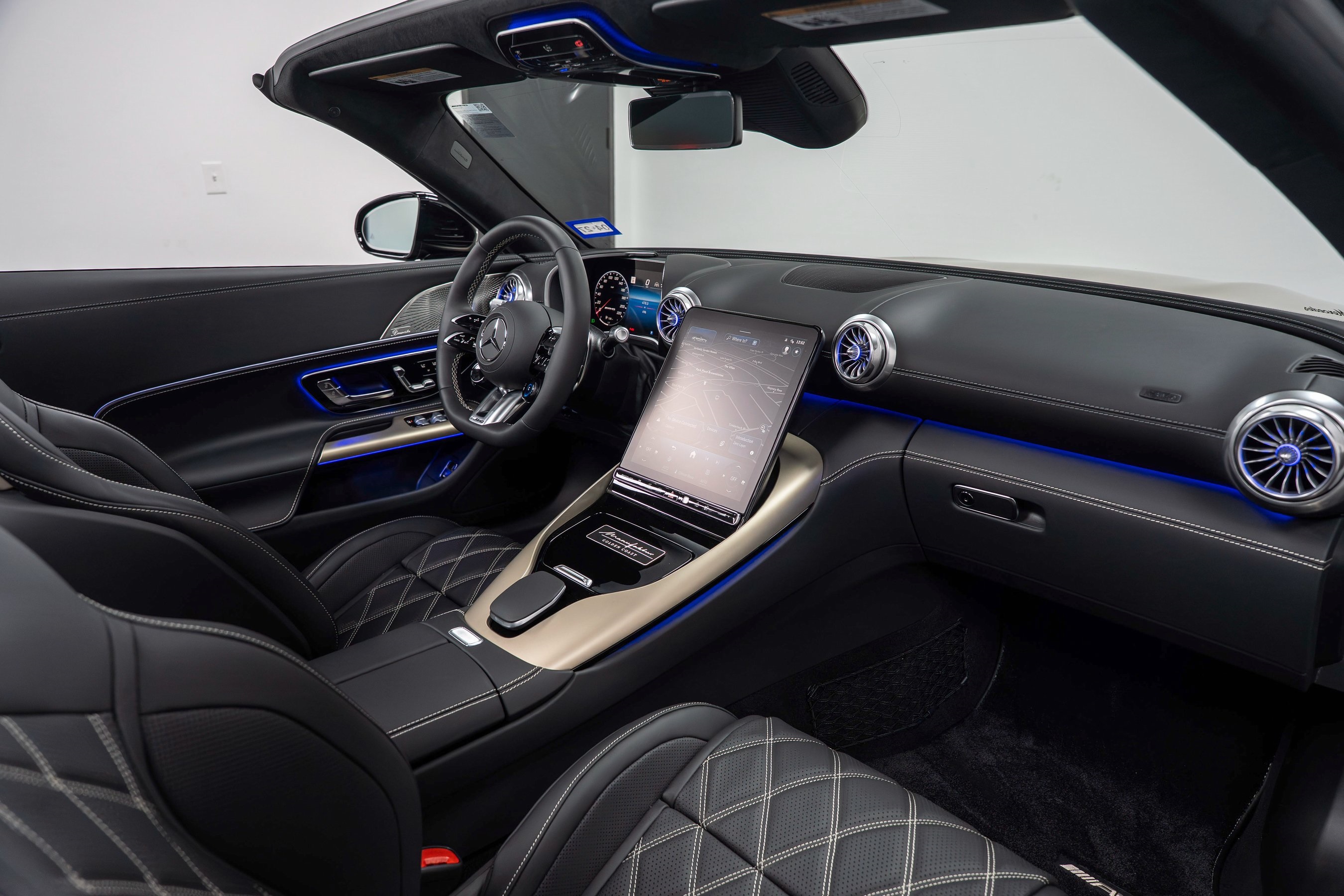 2025 Mercedes Benz SL 63 AMG photo 3